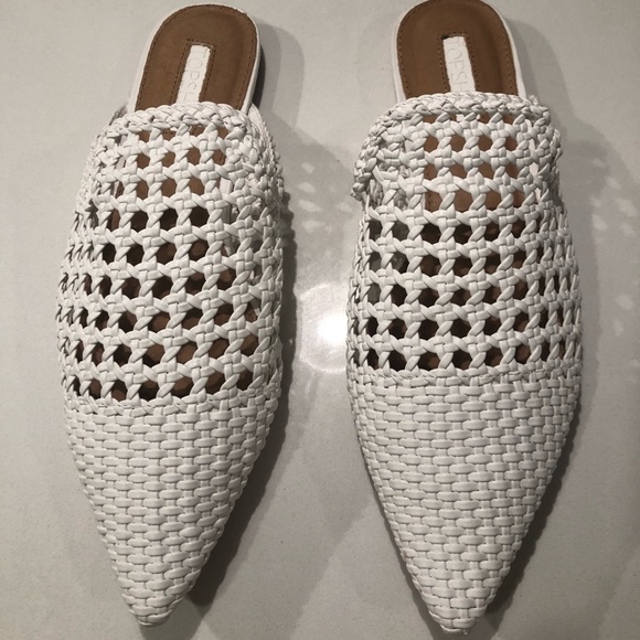 Topshop Shoes - Topshop (via Nordstrom) white flats pointy toe Topshop Shoes - Topshop (via Nordstrom) white flats pointy toe